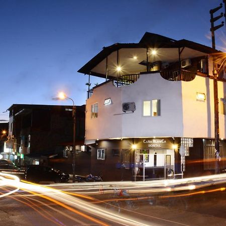 Hostal Casa Blanca Tarapoto Ngoại thất bức ảnh