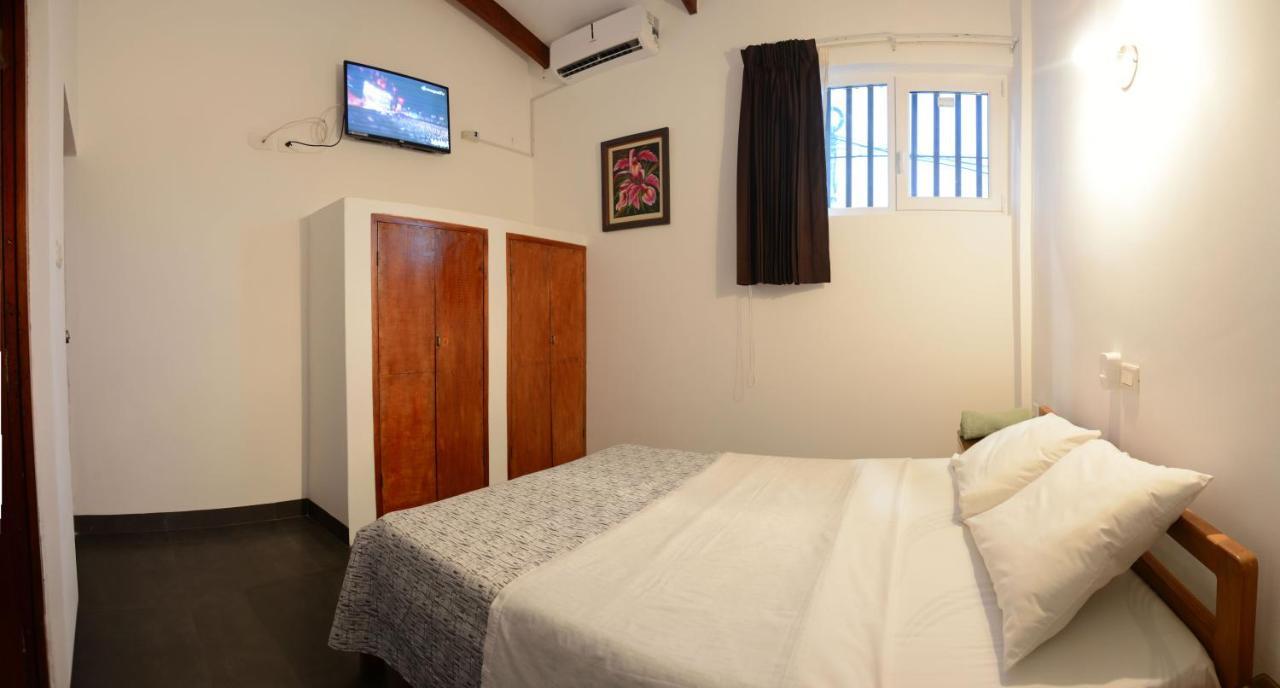 Hostal Casa Blanca Tarapoto Ngoại thất bức ảnh
