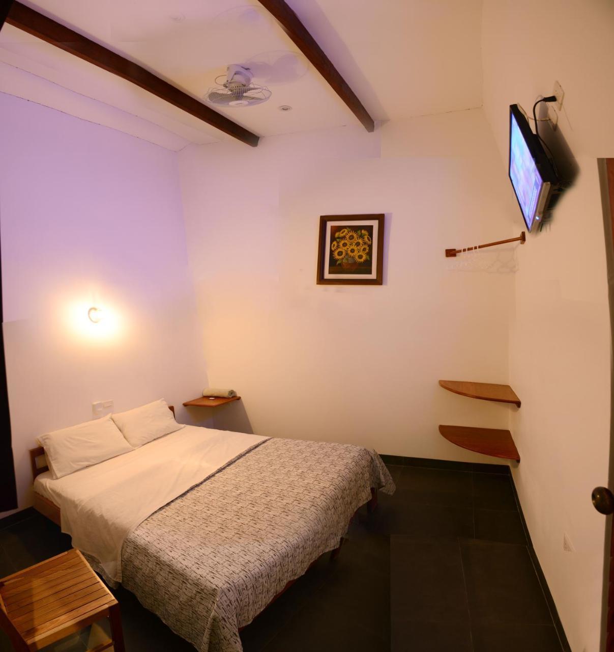 Hostal Casa Blanca Tarapoto Ngoại thất bức ảnh