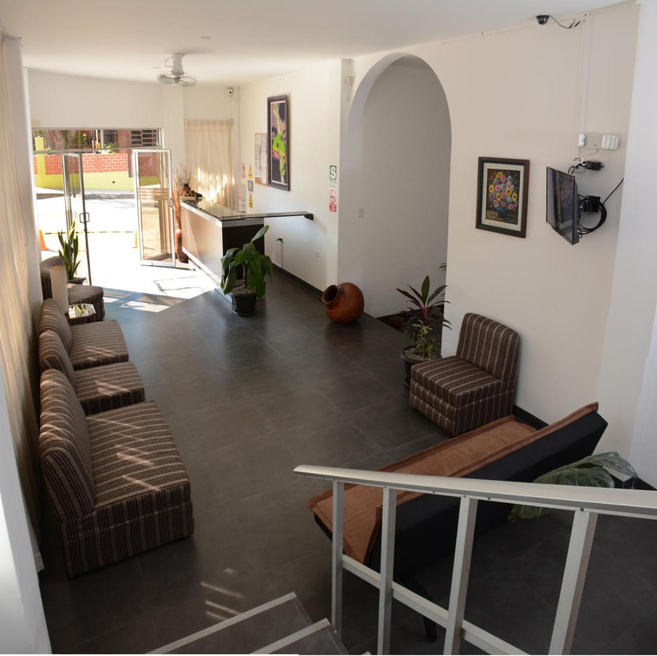 Hostal Casa Blanca Tarapoto Ngoại thất bức ảnh