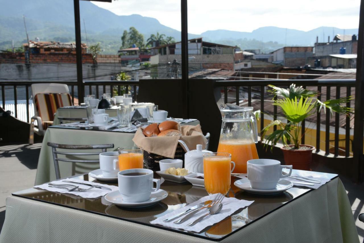 Hostal Casa Blanca Tarapoto Ngoại thất bức ảnh